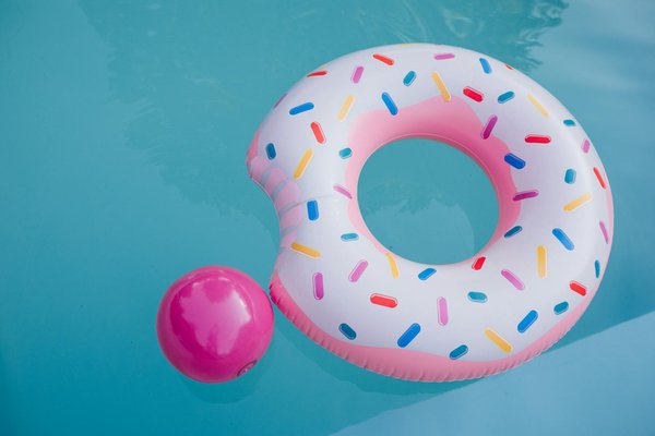 Économiser sur votre piscine discount : comment négocier les prix ?