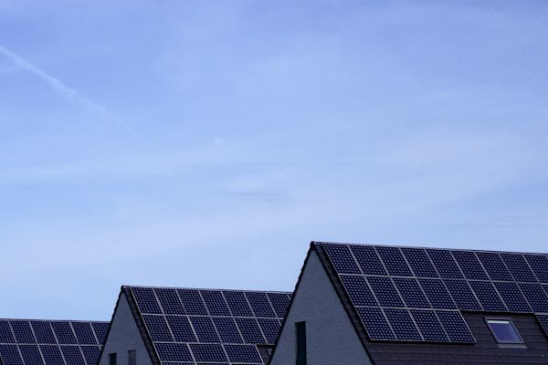 Installer des panneaux solaires en Normandie : un choix gagnant